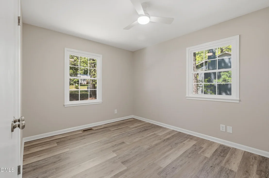 Photo of 5805 Newhall Road