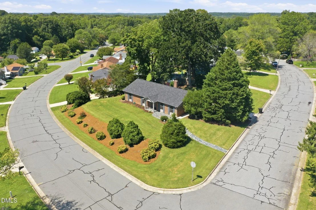 Photo of 2371 Buckingham Road