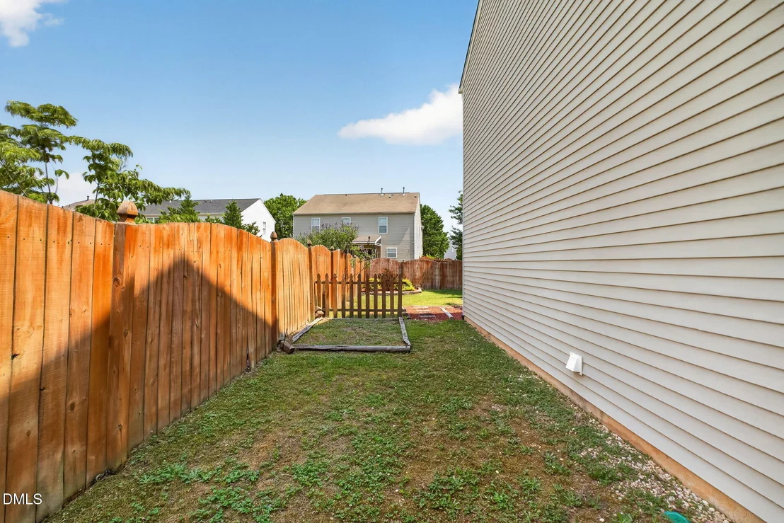 Photo of 1012 Breeze Lane