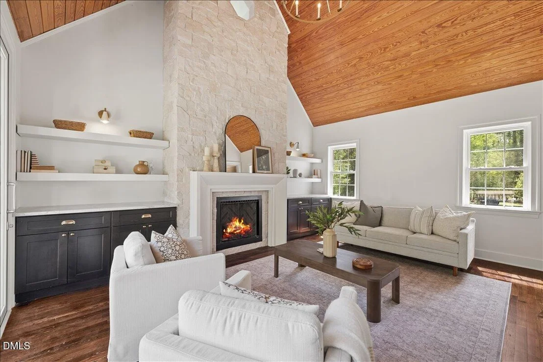 Photo of 419 Eagle Point Road