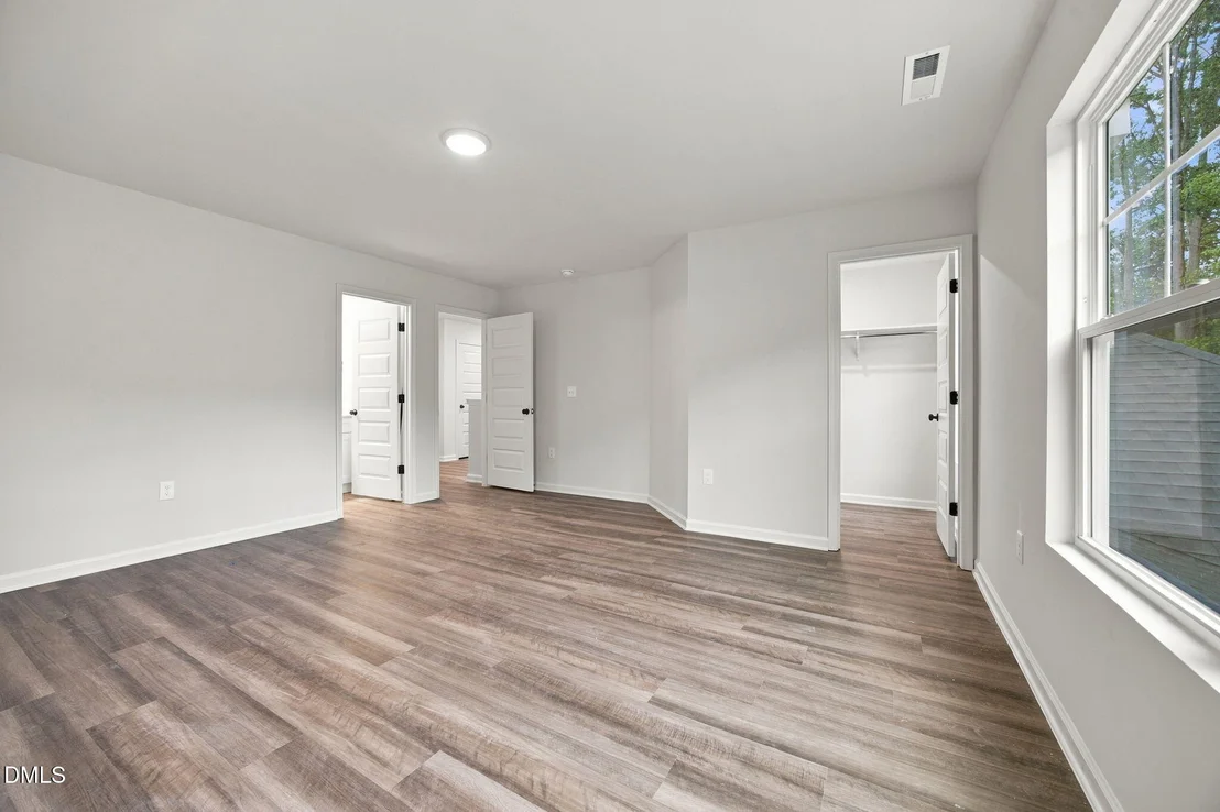 Photo of 713 Crestview Drive