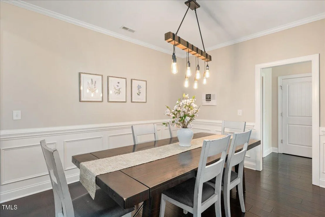 Photo of 610 Silk Tree