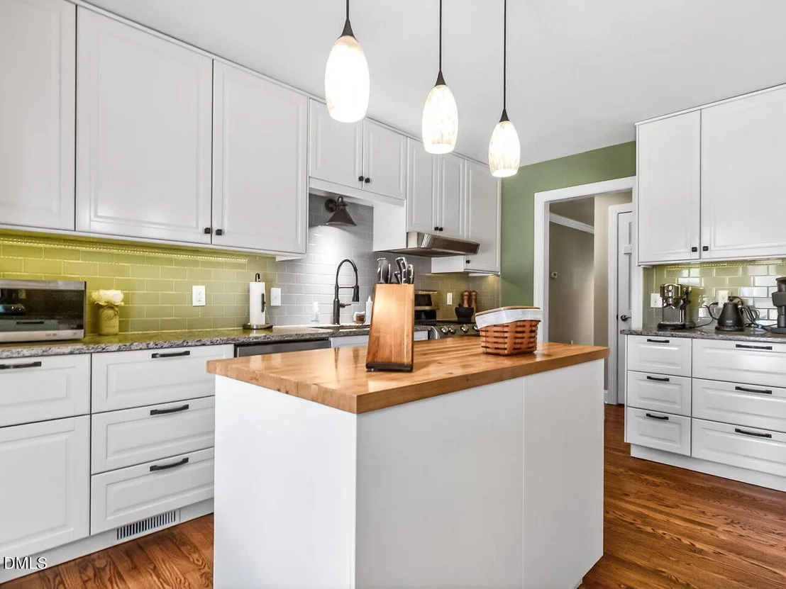 Photo of 1425 Raybon Drive