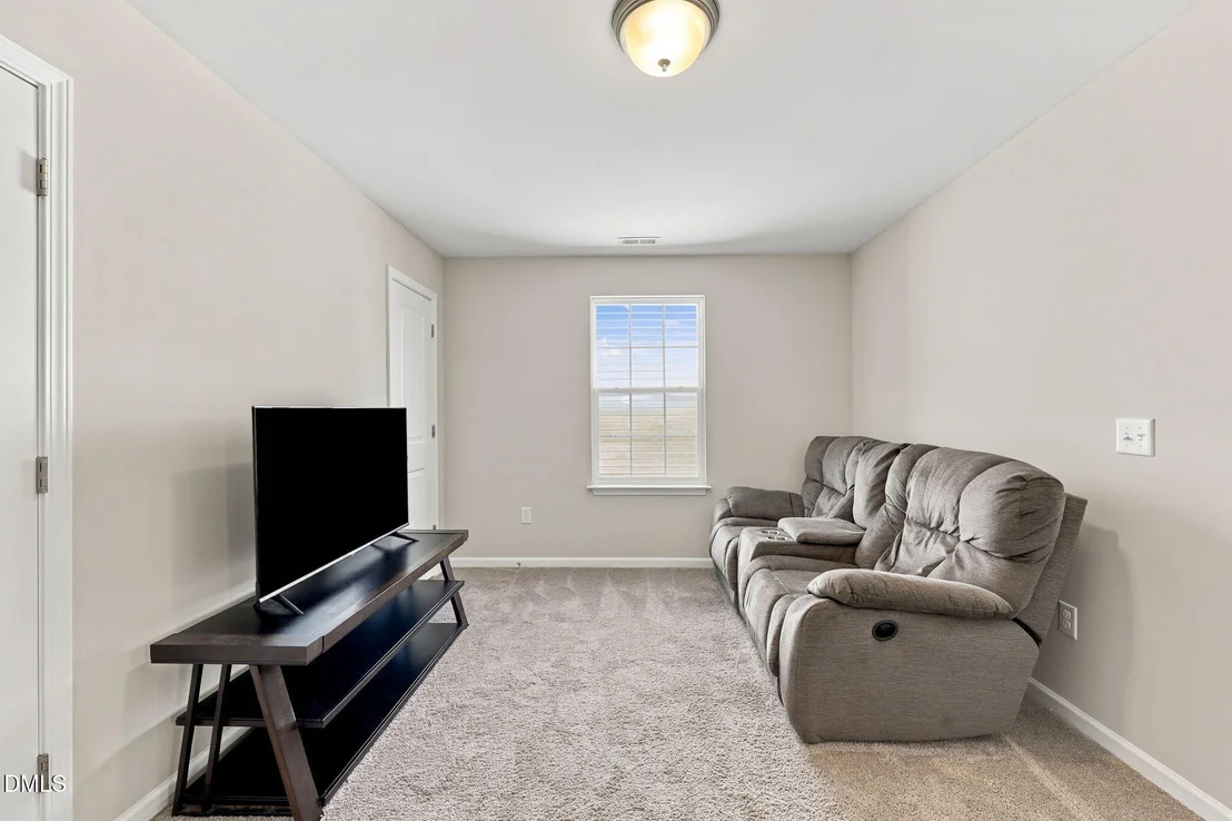 Photo of 2170 Campbell Loop