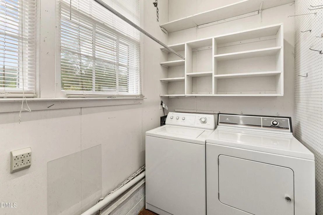 Photo of 1101 S Walnut Drive