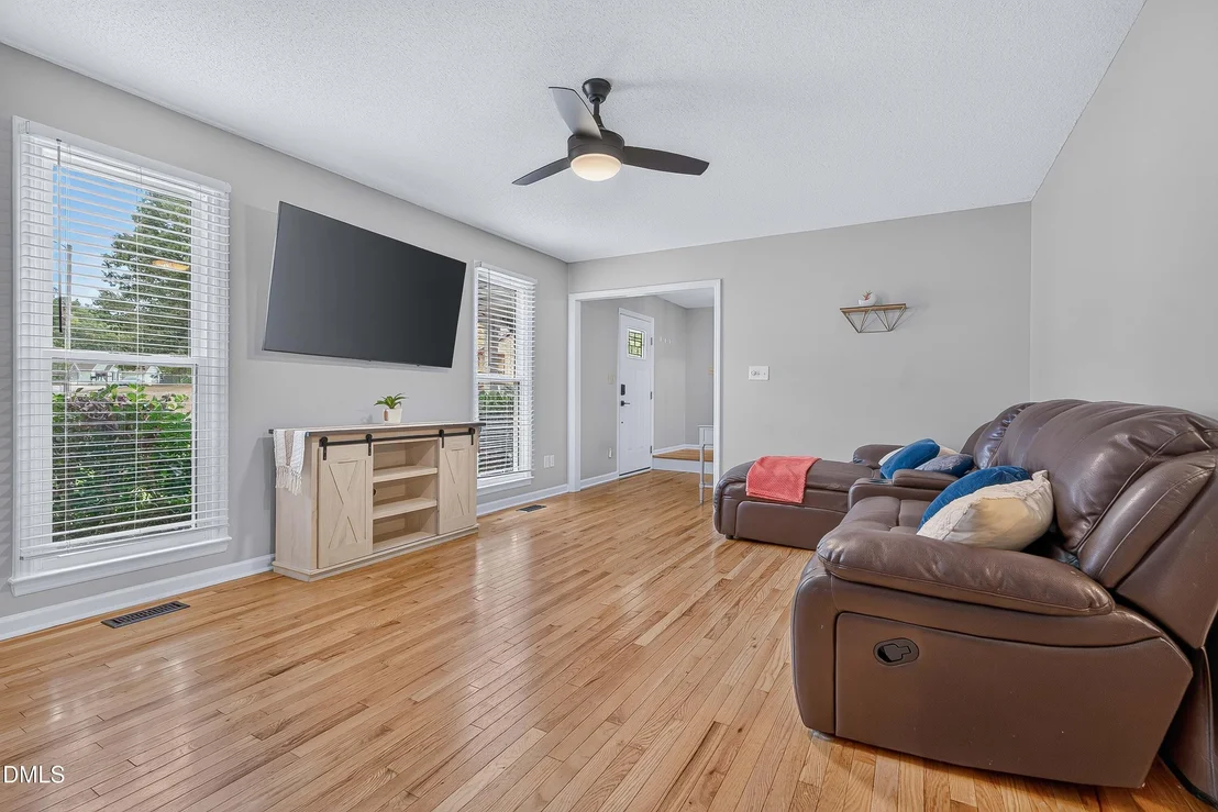 Photo of 908 Clifford Drive
