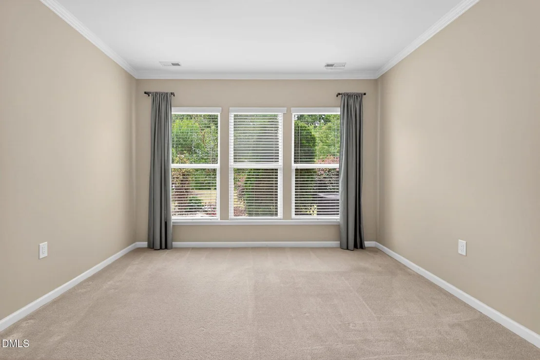 Photo of 108 Gem Yarn Lane