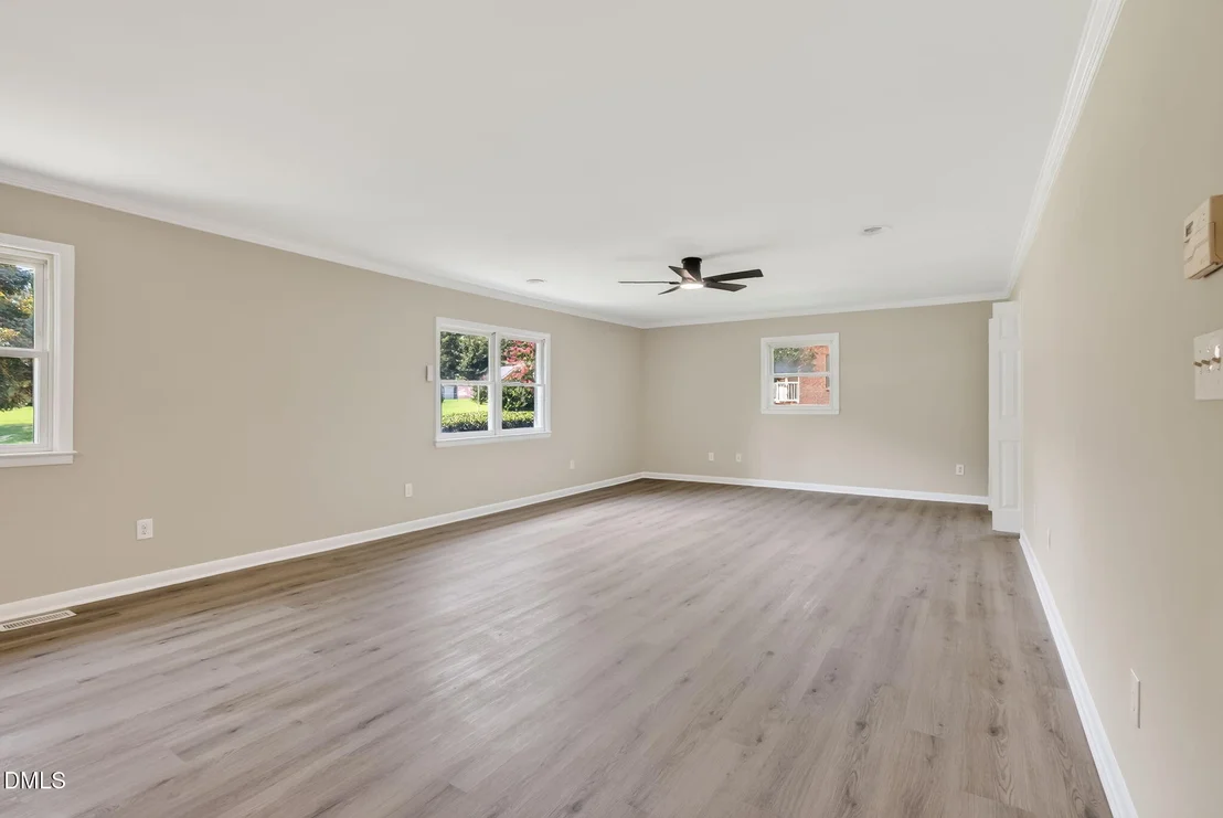 Photo of 6145 Front Street