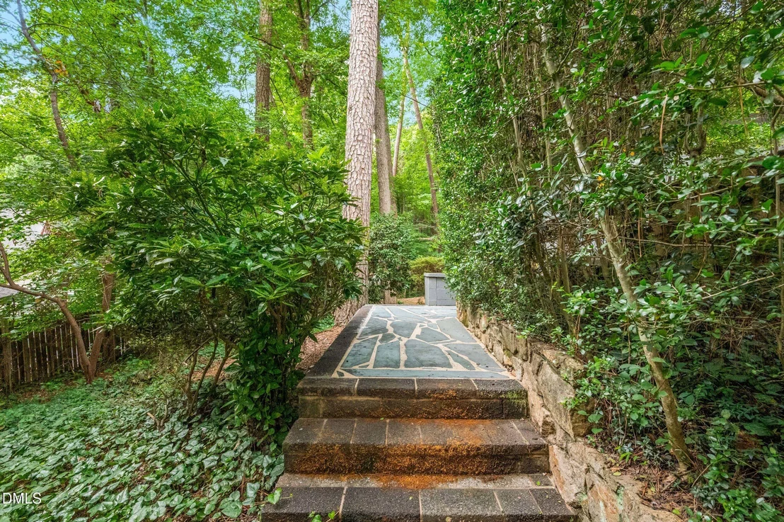 Photo of 425 Brookside Drive