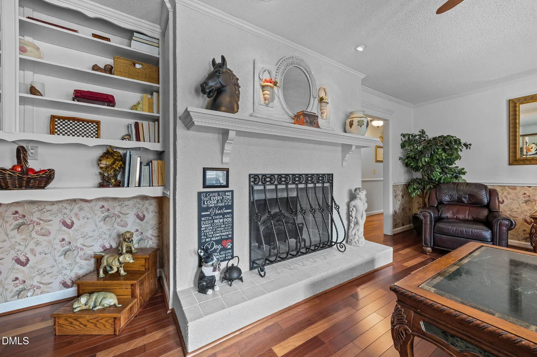 Photo of 801 Lakeside Drive