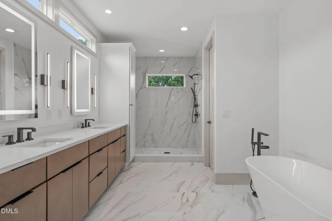 Photo of 1005 Addison Place