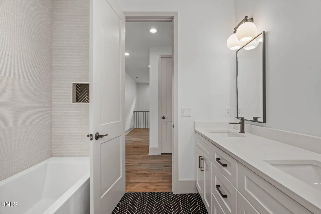 Photo of 1005 Addison Place