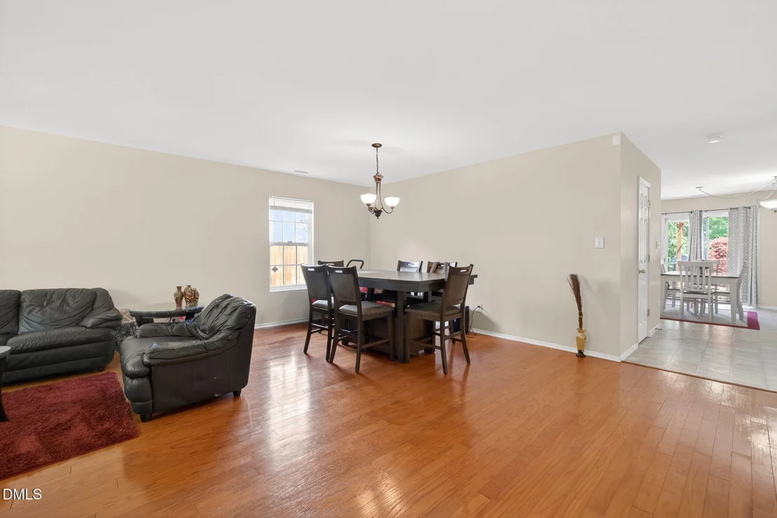 Photo of 1012 Breeze Lane