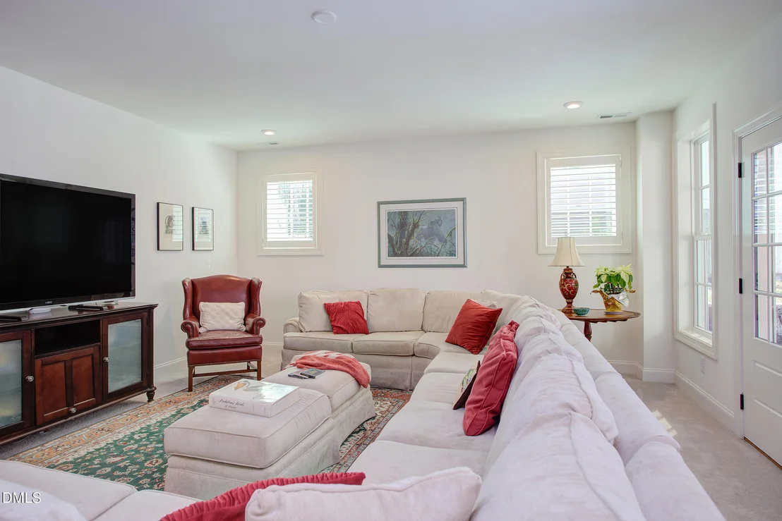 Photo of 1028 Whitehall Circle