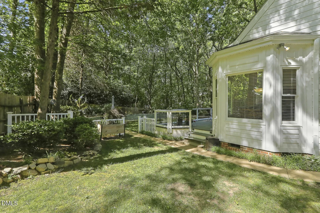 Photo of 429 Grosvenor Drive