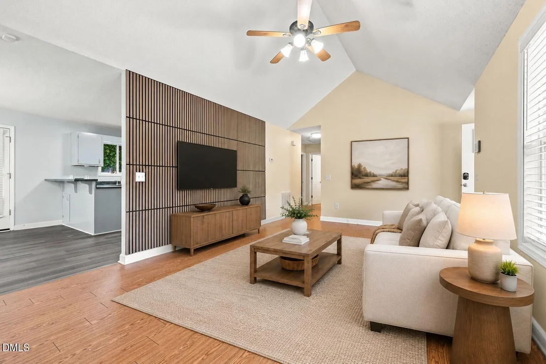 Photo of 215 Brookfield Circle