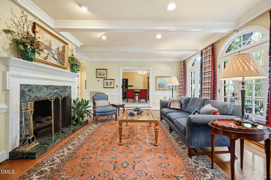 Photo of 2221 Weybridge Drive