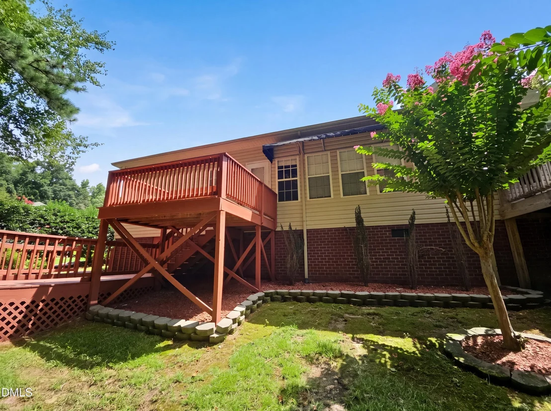 Photo of 302 Commonsgate Drive