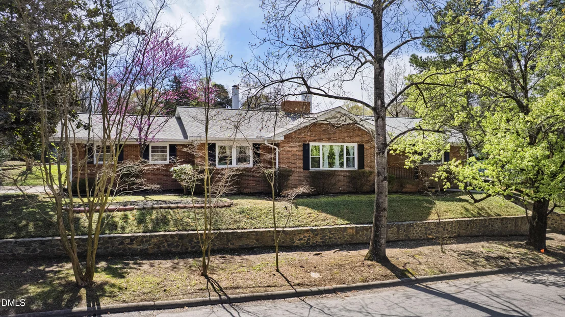 Photo of 800 Camden Avenue