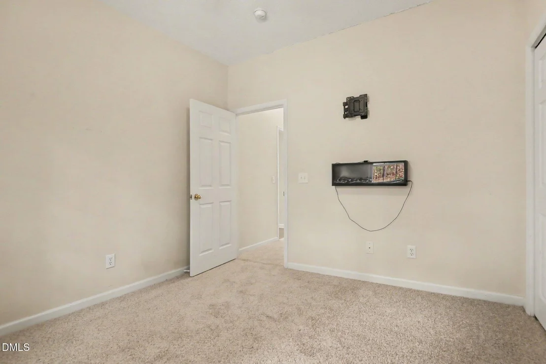 Photo of 122 Vanore Road