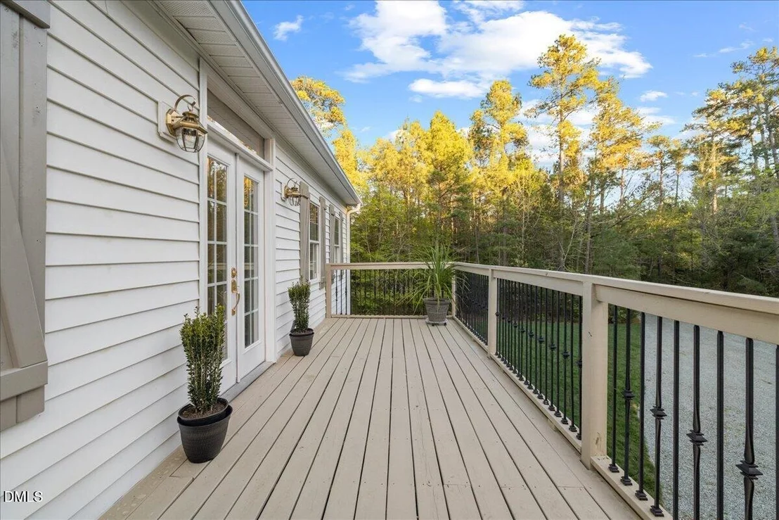 Photo of 419 Eagle Point Road