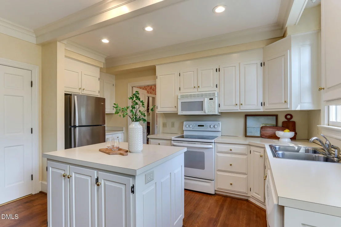 Photo of 3102 Eton Road