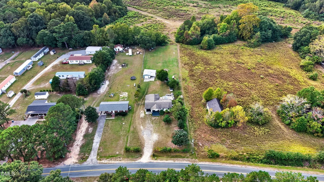 Photo of 209 Chic Ennis Road