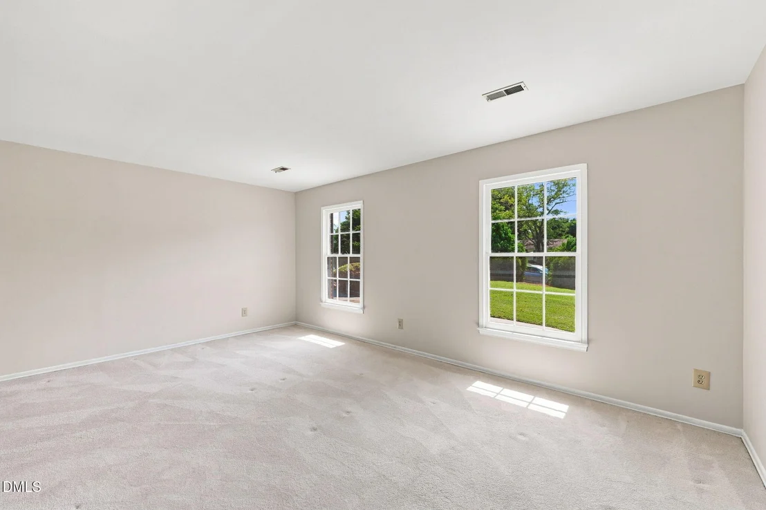 Photo of 2371 Buckingham Road