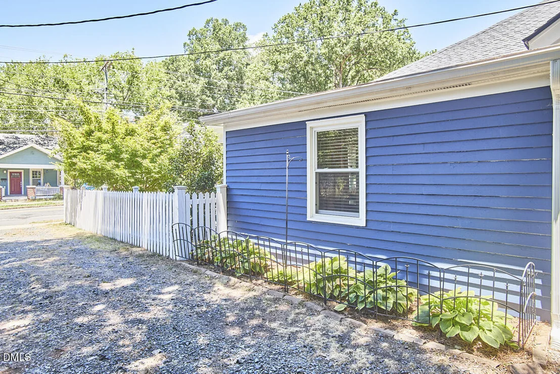 Photo of 2203 Chapel Hill Road