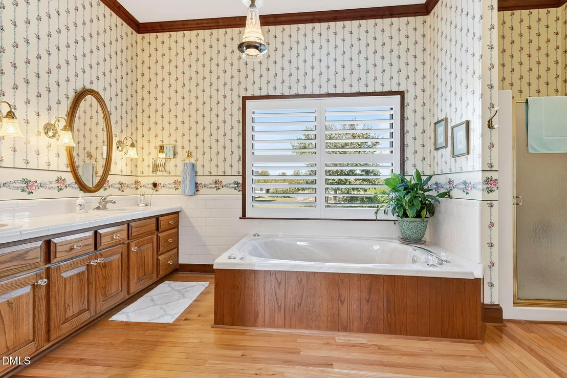 Photo of 1190 Sanders Road
