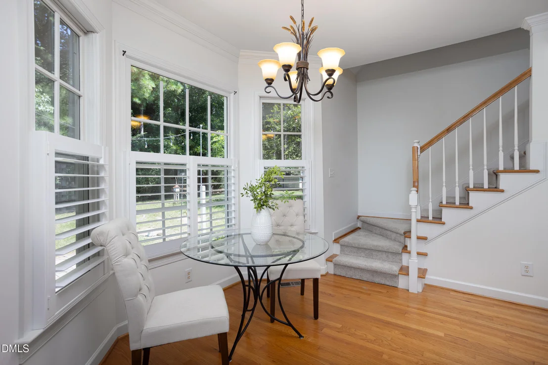 Photo of 1000 E Oak Drive