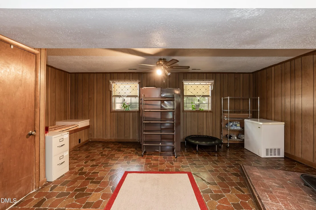 Photo of 1122 Saxony Drive