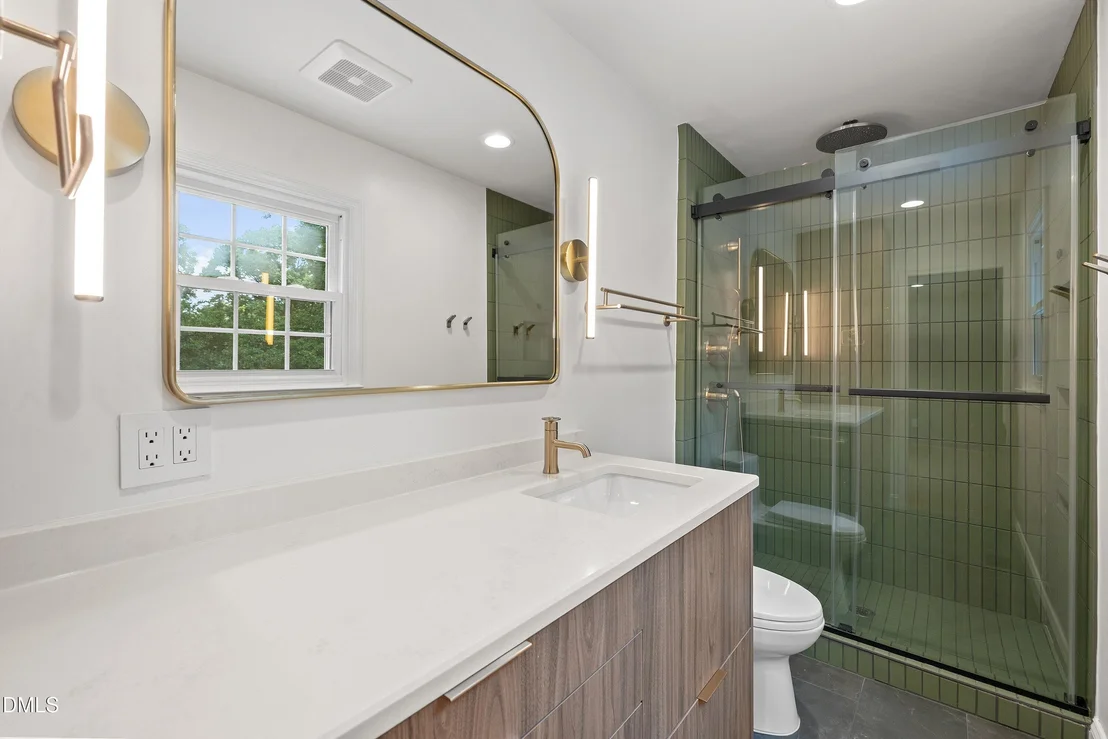 Photo of 602 SE Maynard Road