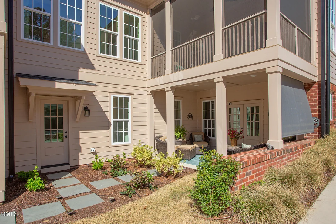 Photo of 1028 Whitehall Circle