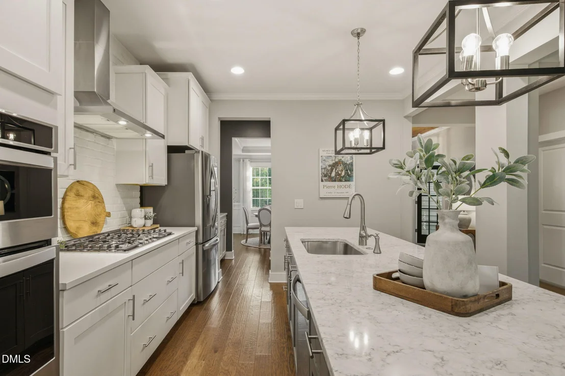Photo of 1029 Queensdale Drive