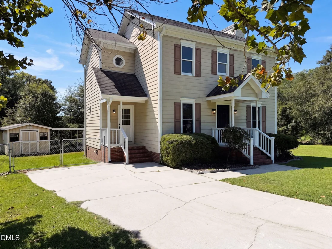 Photo of 106 Deblyn Court