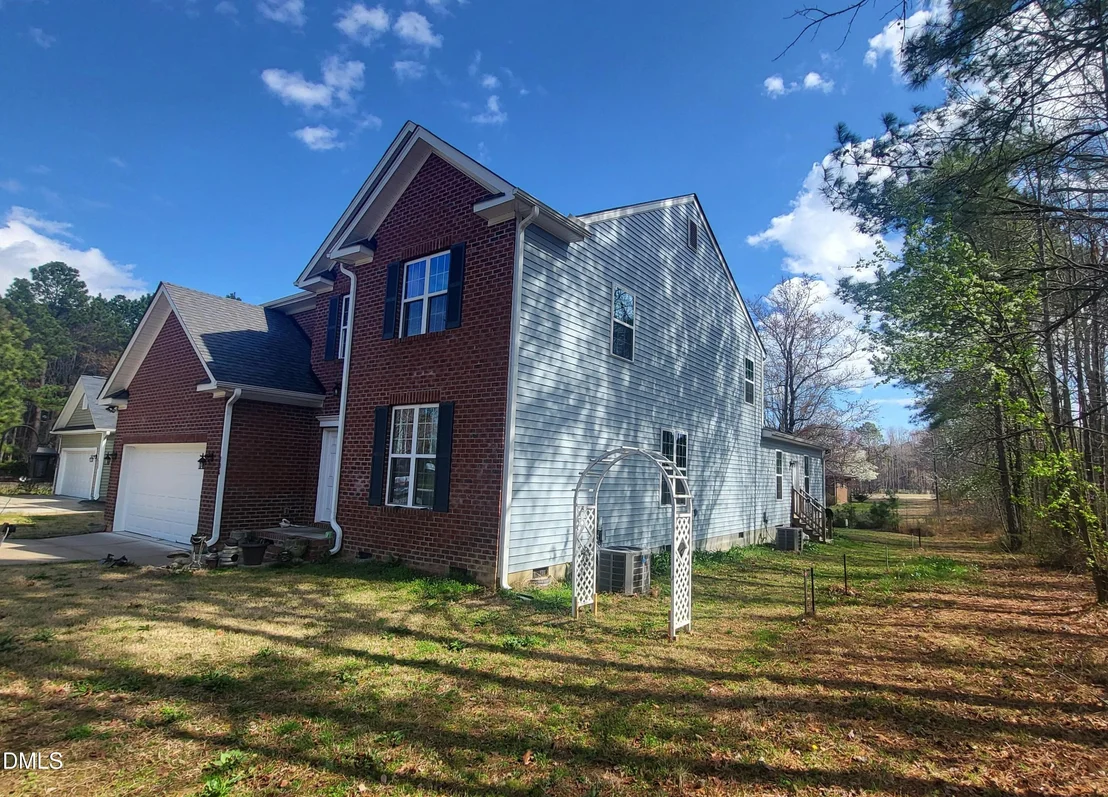 Photo of 104 Barbee