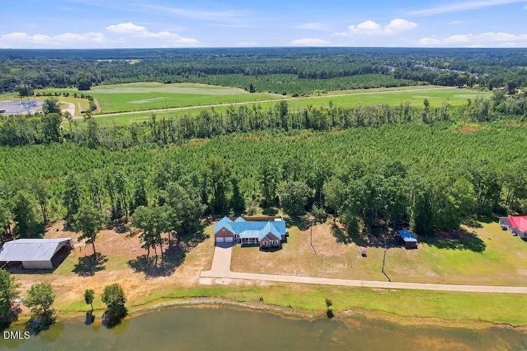 Photo of 390 Comanche Drive