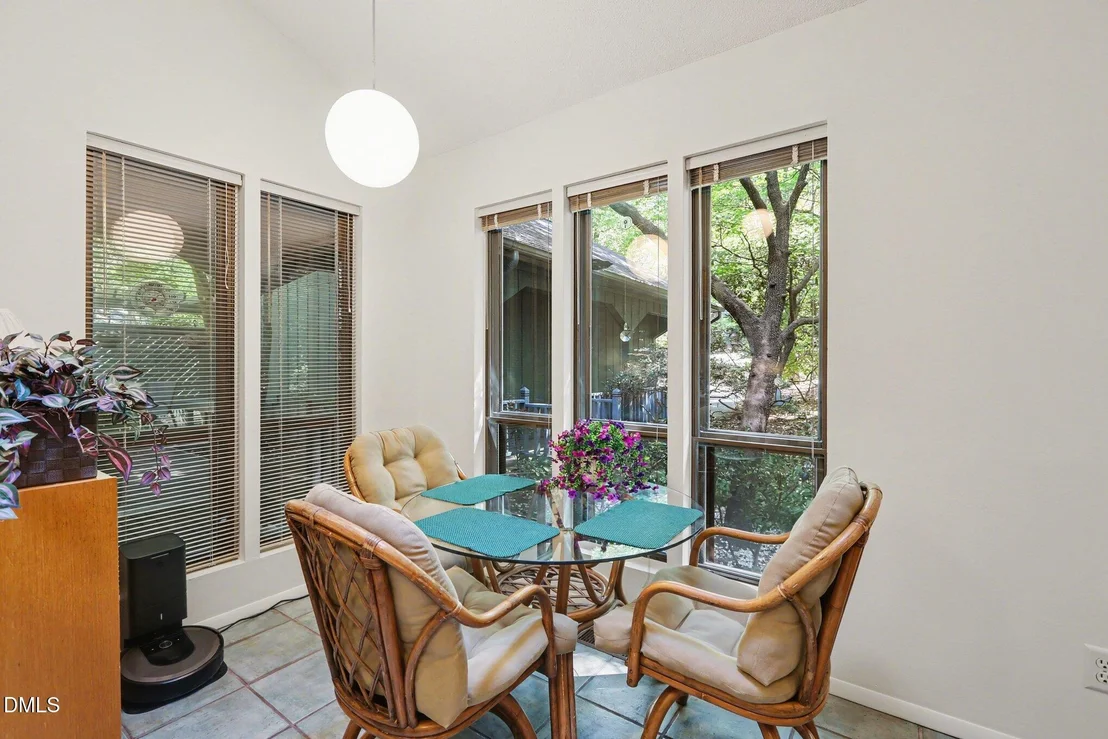 Photo of 223 Windlestraw