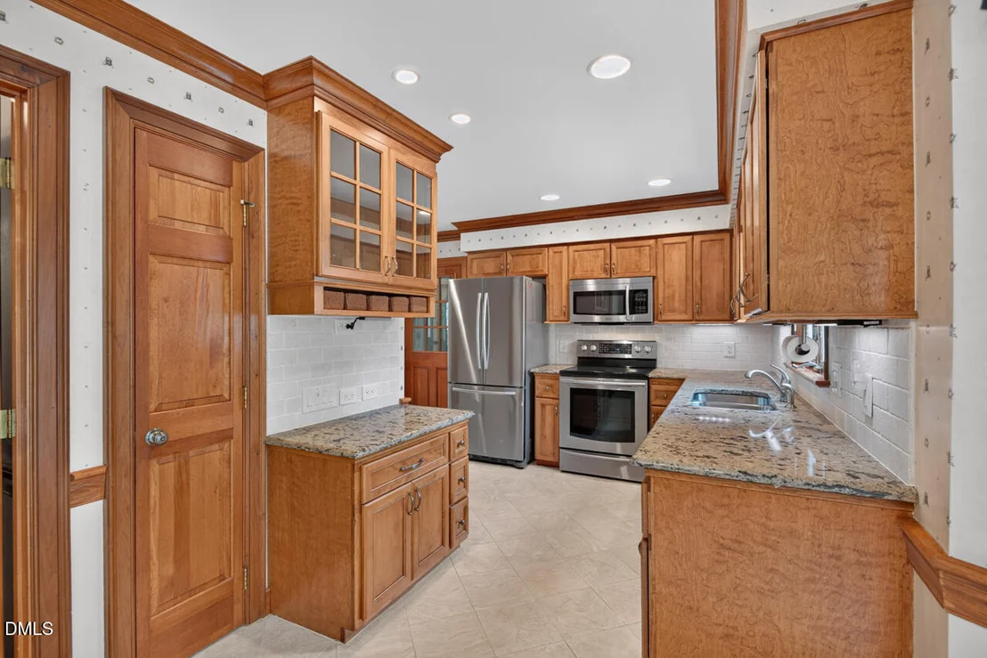 Photo of 6125 Iris Drive