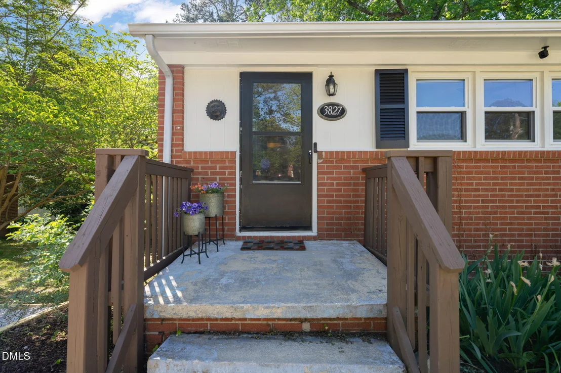 Photo of 3827 Corwin Road