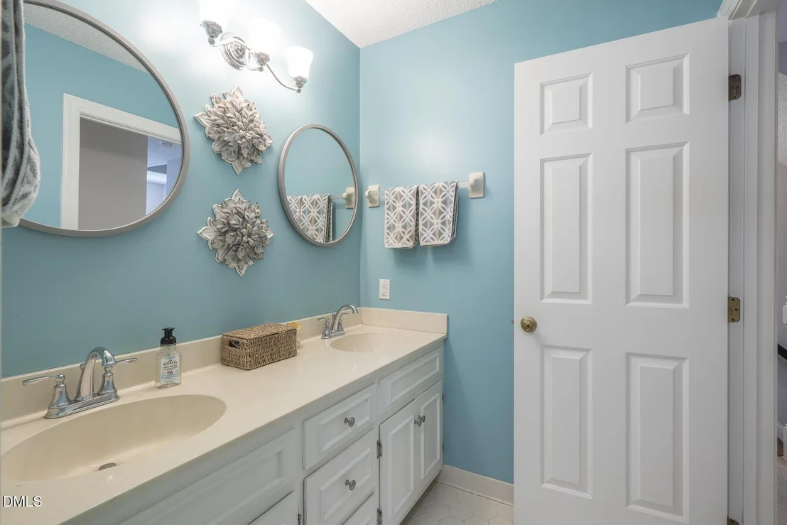 Photo of 708 Flagstone Way