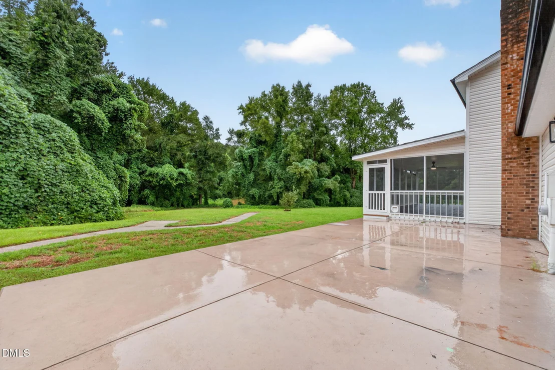Photo of 9668 Covered Bridge Road