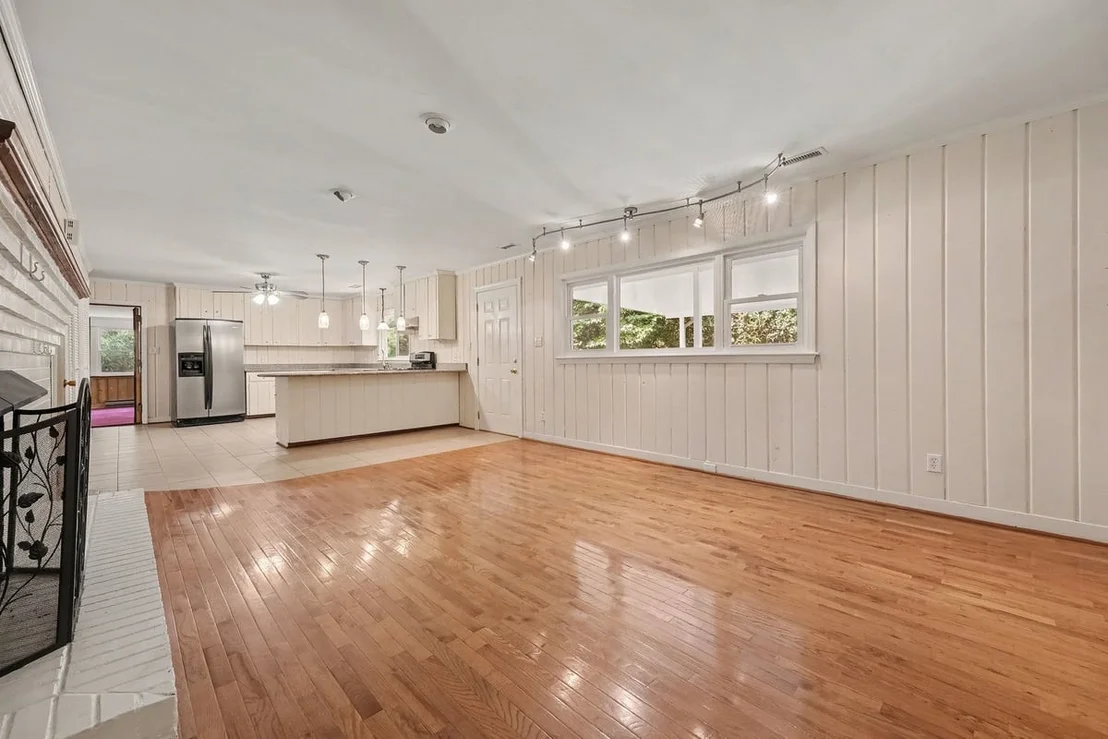 Photo of 410 Brookside Drive