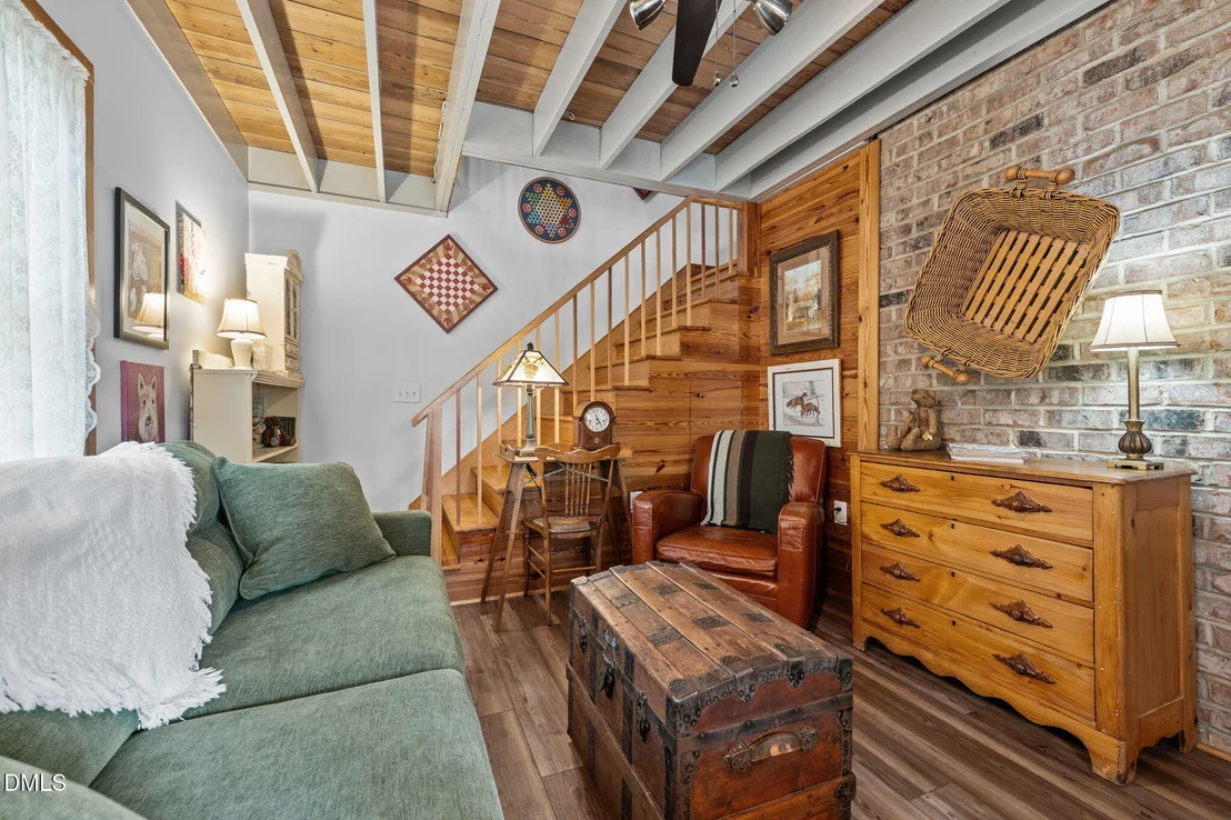 Photo of 2419 Hodges Road