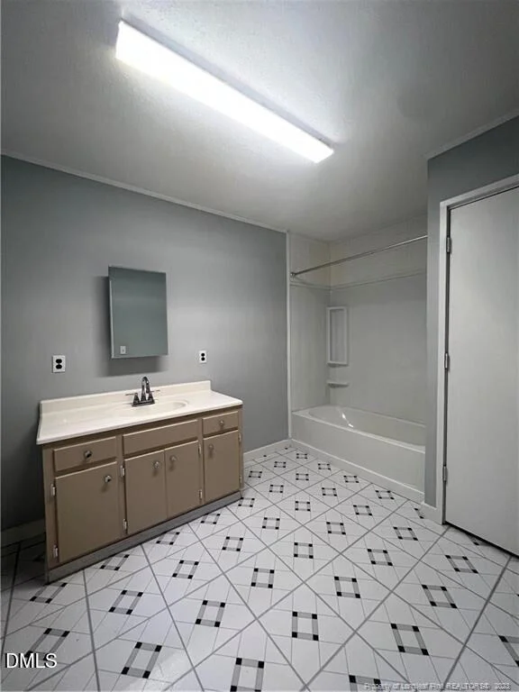 Photo of 2594 Marks Road