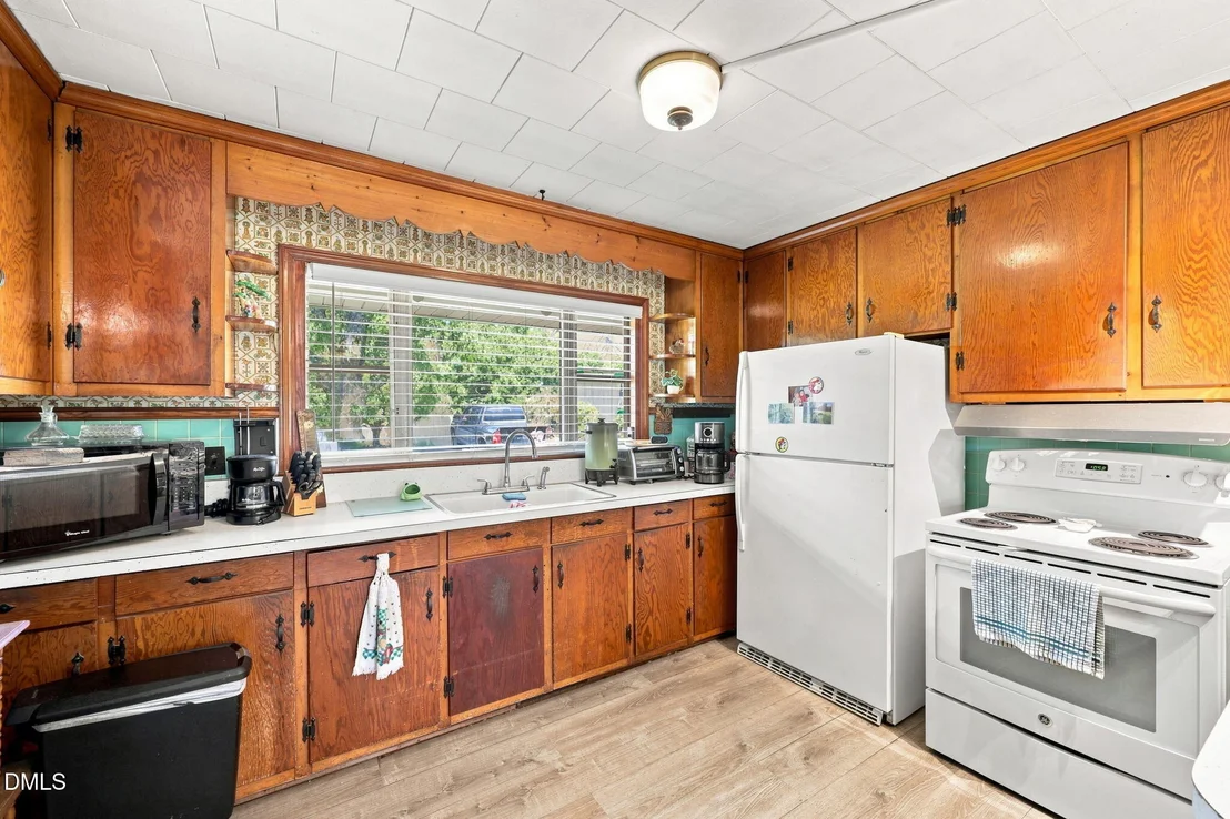 Photo of 1700 Parham Drive