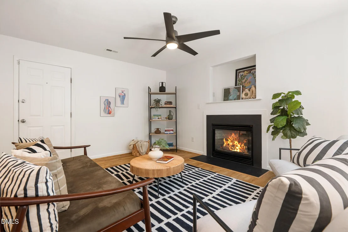 Photo of 2102 Meade Lane