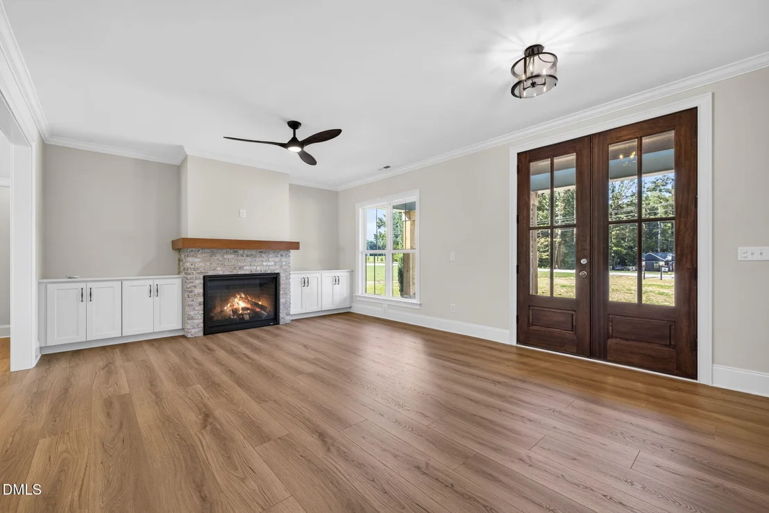 Photo of 643 Dixon Road