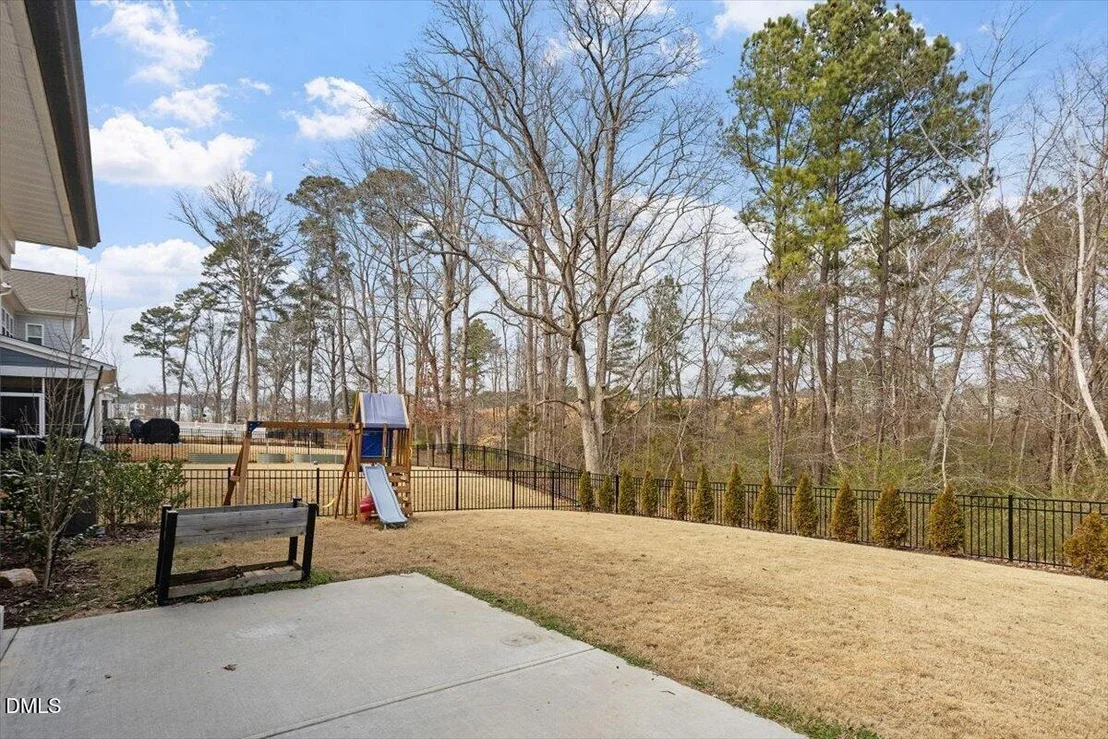 Photo of 541 Roycroft Drive